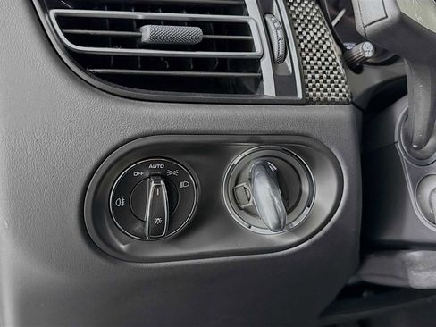 Certified 2025 Porsche Macan GTS image 14