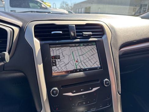 Used 2015 Ford Fusion SE w/ Equipment Group 202A image 6