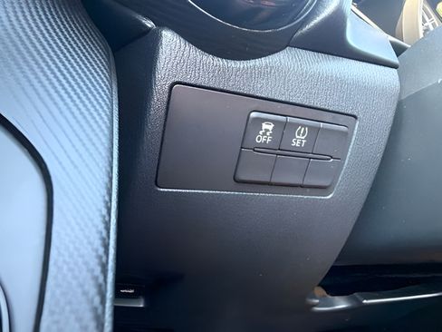 Used 2019 Toyota Yaris LE FWD image 21
