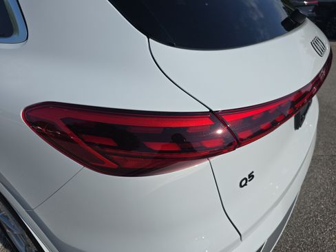 Used 2025 Audi Q5 Premium Plus w/ Premium Plus AWD/4WD image 31