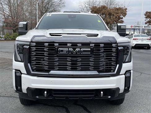 Used 2024 GMC Sierra 3500 Denali Ultimate image 8