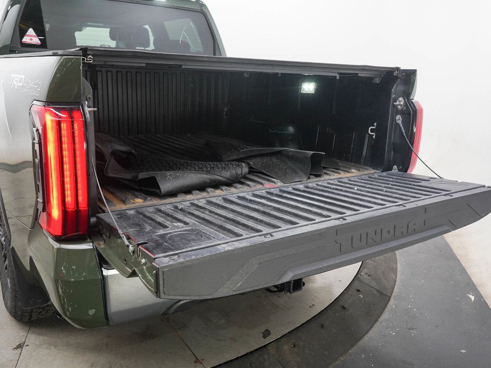 Used 2023 Toyota Tundra Limited AWD/4WD image 11