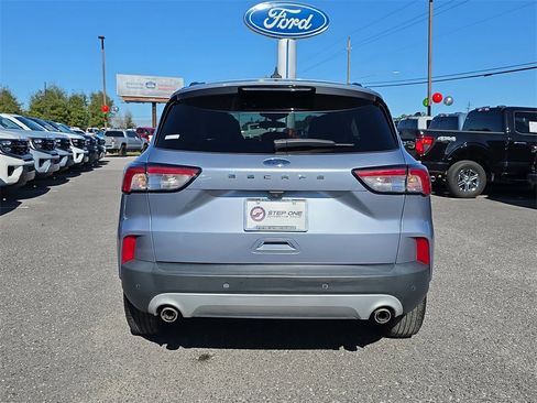 Used 2022 Ford Escape SEL image 6