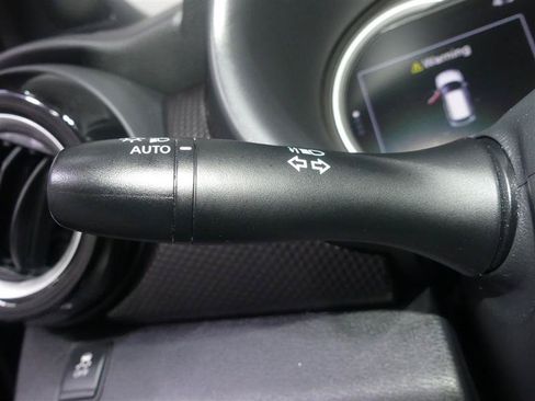 Used 2019 Nissan Kicks SV FWD image 34