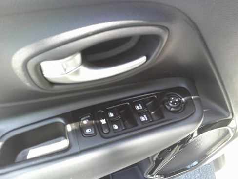 Used 2022 Jeep Renegade Altitude w/ Convenience Group AWD/4WD image 15
