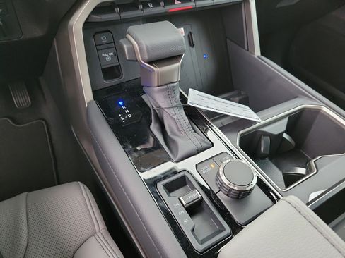New 2026 Toyota Tundra Limited AWD/4WD image 19