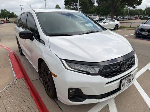 Used 2025 Honda Odyssey Sport-L image 3