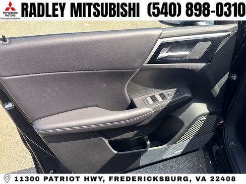 New 2026 Mitsubishi Outlander SE image 5