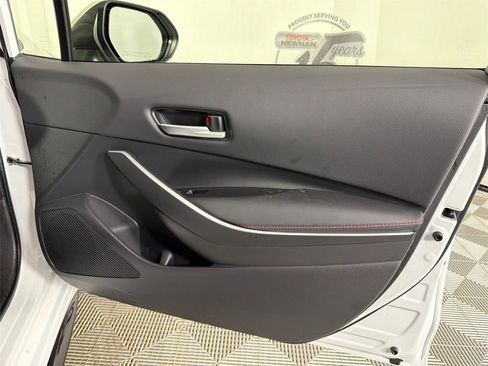 Used 2025 Toyota Corolla SE image 14