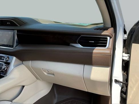 Used 2021 GMC Yukon Denali w/ Denali Premium Package RWD image 29
