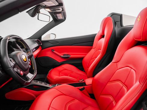 Used 2018 Ferrari 488 Spider RWD image 15