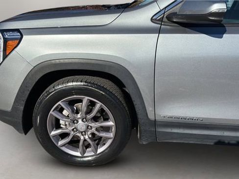 Used 2023 GMC Terrain SLT image 33