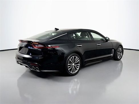 Used 2018 Kia Stinger Premium image 8