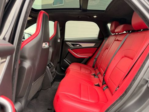 Used 2024 Jaguar F-PACE R-Dynamic S image 18