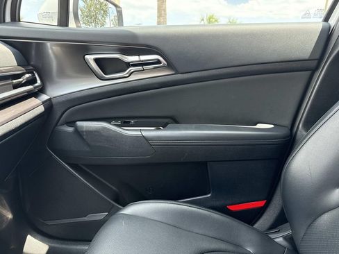 Used 2025 Kia Sportage EX FWD image 27