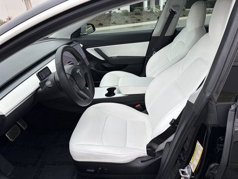 Used 2018 Tesla Model 3 Mid Range image 14