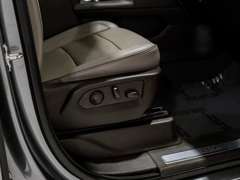 Used 2021 GMC Yukon SLT image 31
