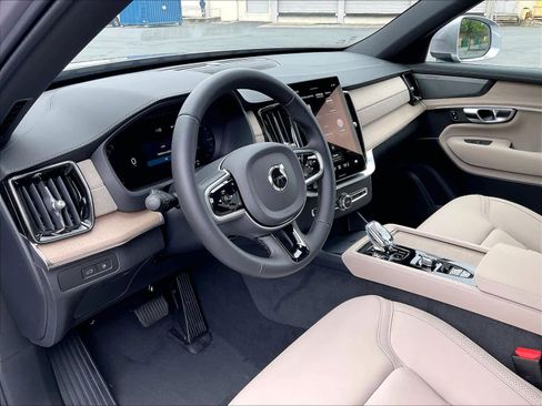 New 2026 Volvo XC90 T8 Plus w/ Protection Package AWD/4WD image 8