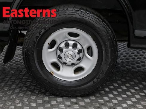 Used 2016 Chevrolet Express 2500 image 29