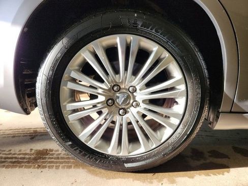 Used 2014 Chrysler 300 C image 30