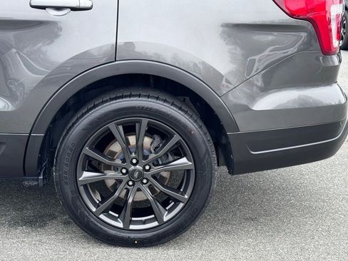 Used 2018 Ford Explorer XLT w/ Equipment Group 202A image 37