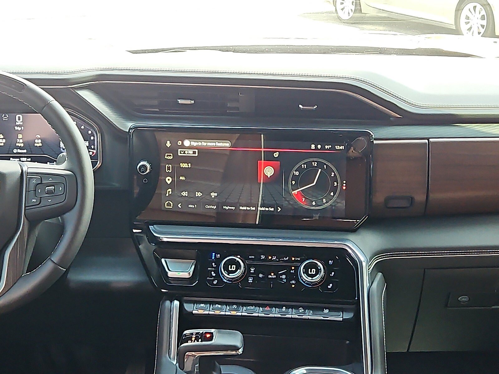Used 2024 GMC Sierra 1500 Denali Ultimate AWD/4WD image 8