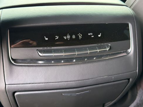 Used 2024 Cadillac Escalade Sport Platinum w/ LPO, ONYX Package AWD/4WD image 19