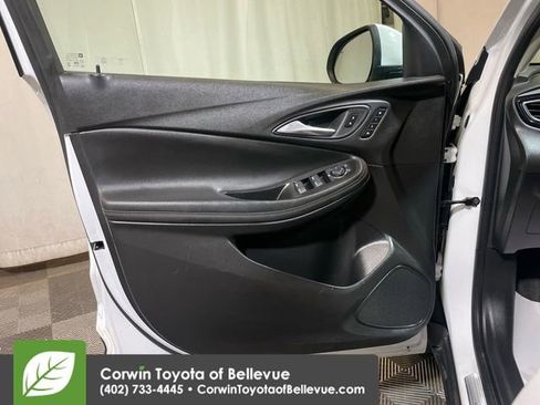 Used 2021 Buick Encore GX Essence image 25