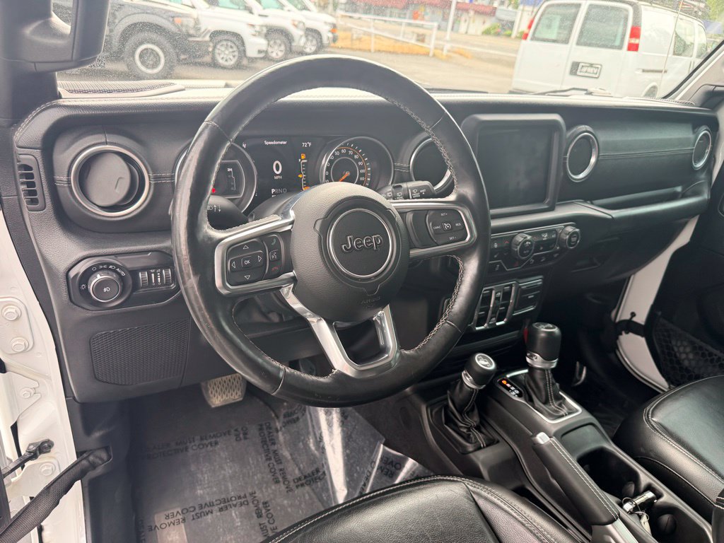 Used 2018 Jeep Wrangler Unlimited Sahara w/ Uconnect 4C Nav & Sound Group AWD/4WD image 17