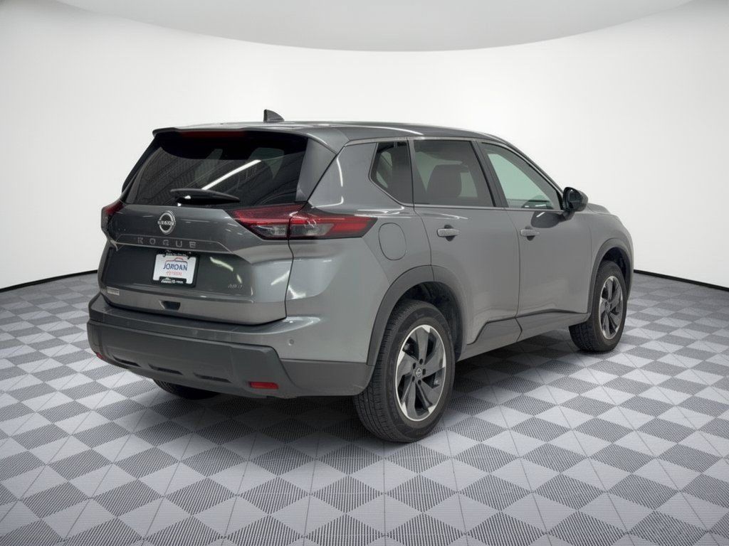 Used 2025 Nissan Rogue SV AWD/4WD image 9