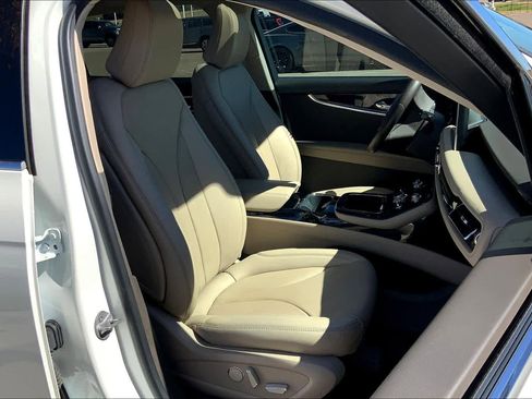 Used 2022 Lincoln Nautilus Reserve FWD image 9
