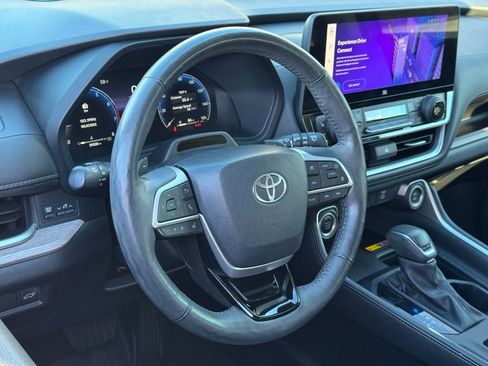 Used 2024 Toyota Grand Highlander Platinum image 19