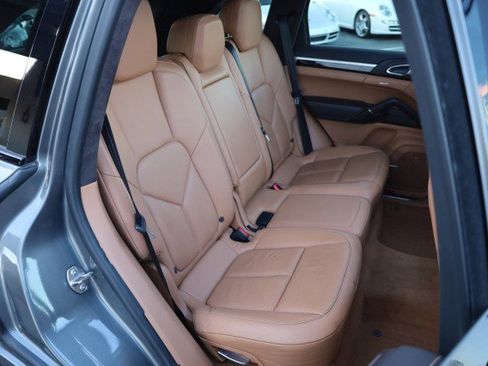 Used 2014 Porsche Cayenne GTS image 55