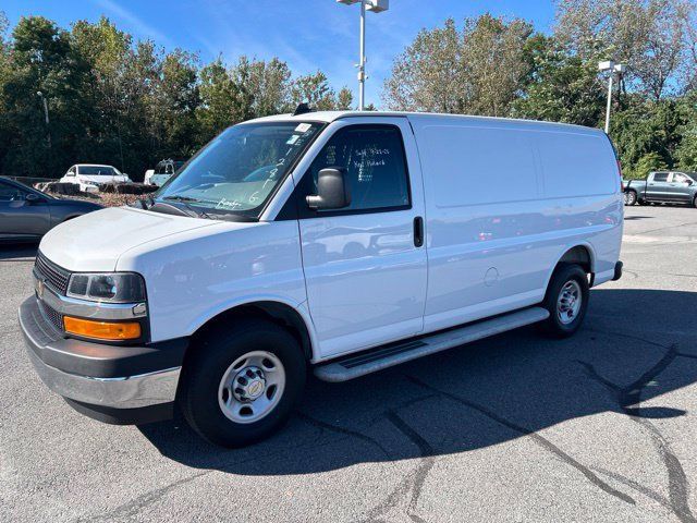 Used 2025 Chevrolet Express 2500 w/ Driver Convenience Package RWD image 2