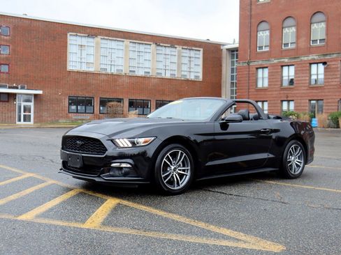 Used 2015 Ford Mustang Premium image 34