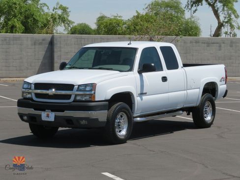 Used 2004 Chevrolet Silverado 2500 LT w/ Skid Plate Package AWD/4WD image 7