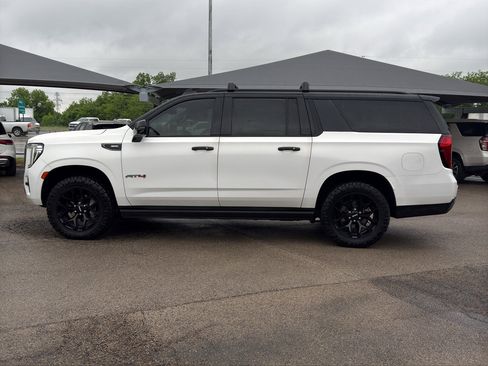 Used 2023 GMC Yukon XL AT4 w/ Technology Package AWD/4WD image 8