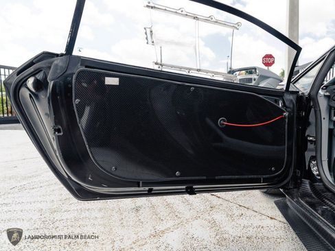 Used 2022 Lamborghini Huracan EVO image 22