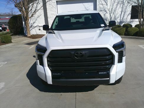 Used 2024 Toyota Tundra Limited image 3