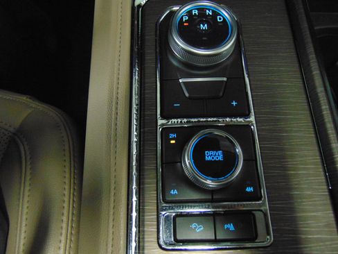 Used 2024 Ford Expedition Max Limited image 16