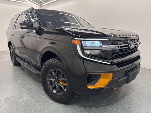 Used 2025 Ford Expedition Tremor AWD/4WD image 3