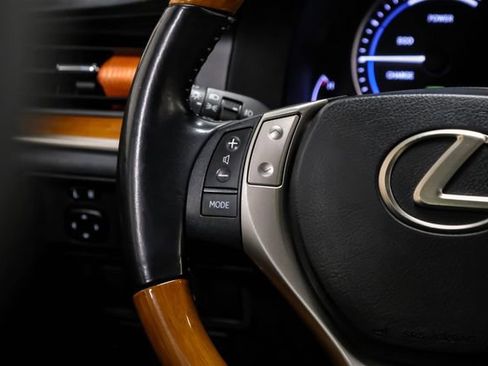 Used 2013 Lexus ES 300h w/ Premium Pkg image 24