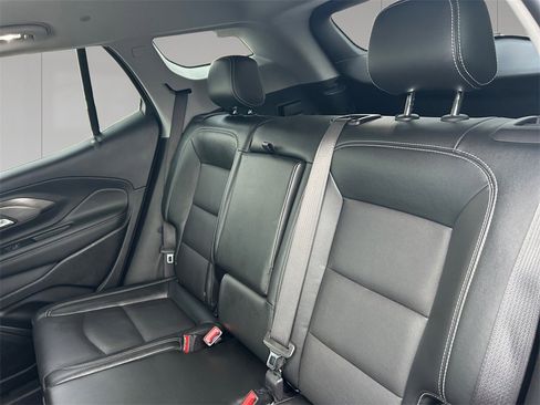 Used 2023 GMC Terrain SLT image 16