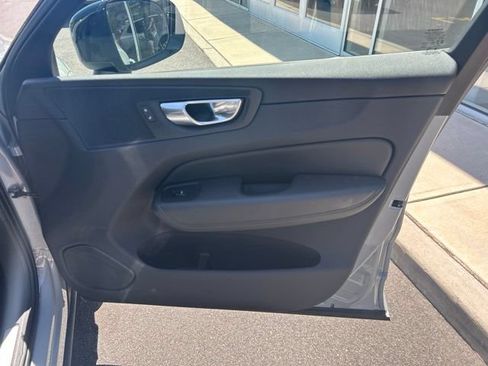 Used 2025 Volvo XC60 B5 Plus AWD/4WD image 16