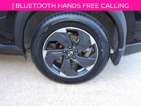 Used 2024 Nissan Rogue SV w/ SV Premium Package FWD image 11