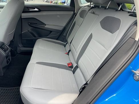 Certified 2023 Volkswagen Taos SE w/ Black Wheel Package FWD image 7