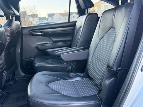 Used 2021 Toyota Highlander XSE image 14