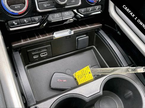 Used 2021 GMC Yukon Denali w/ Denali Premium Package image 15