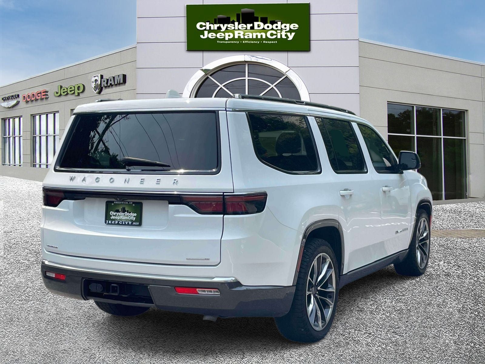 Used 2022 Jeep Wagoneer Series III w/ Premium Group I AWD/4WD image 6