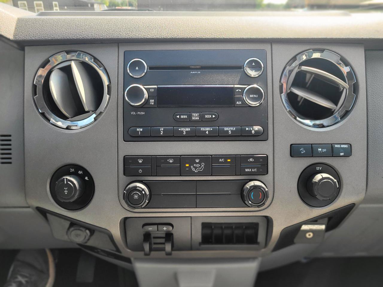 Used 2012 Ford F250 XLT w/ XLT Premium Pkg AWD/4WD image 11
